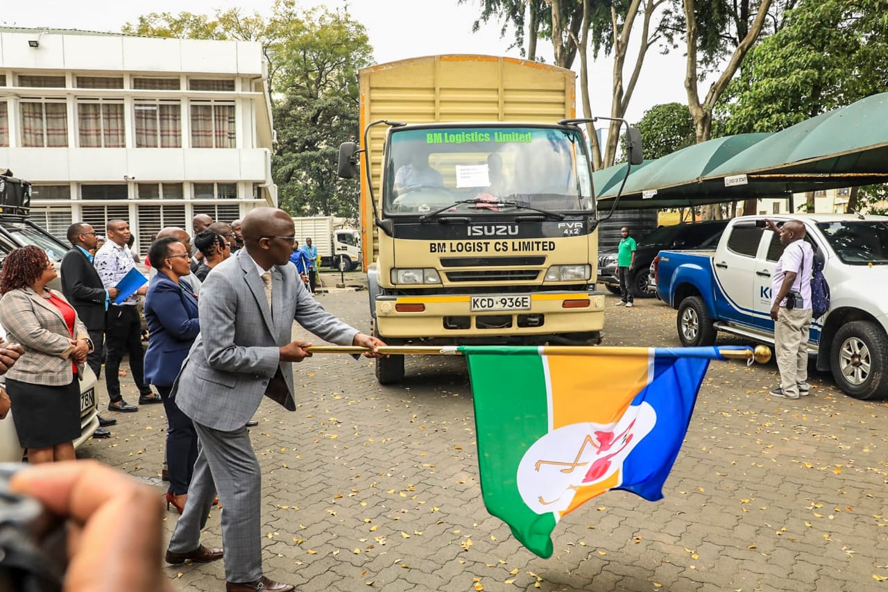 Deputy Governor David Kones flagging off a consignment of drugs at the County headquarters