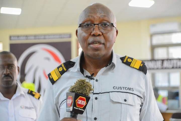 KRA's Deputy Commissioner for Border Control and Enforcement, Chege Macharia addressing journalists