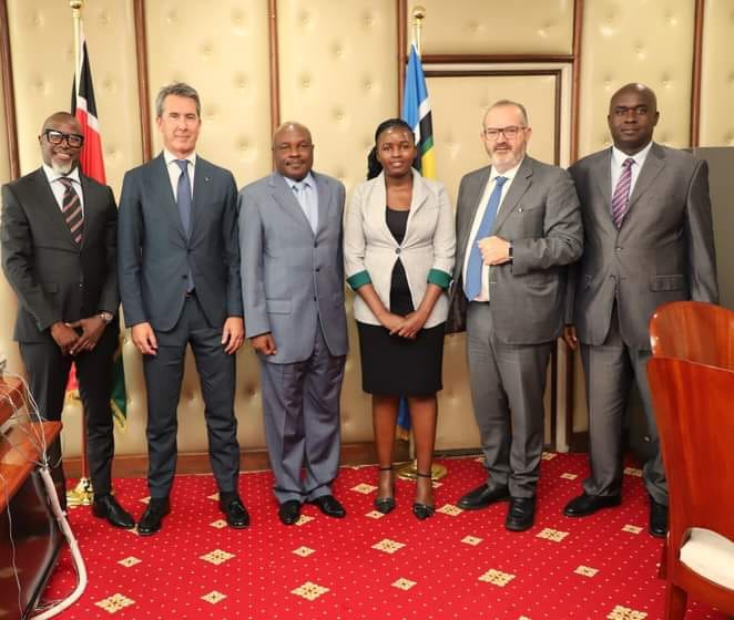 The Conprofessioni team with Kenyan government officials yesterday.
