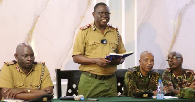 North Eastern Regional Commissioner John Otieno addressing security officers and residents of Mandera.