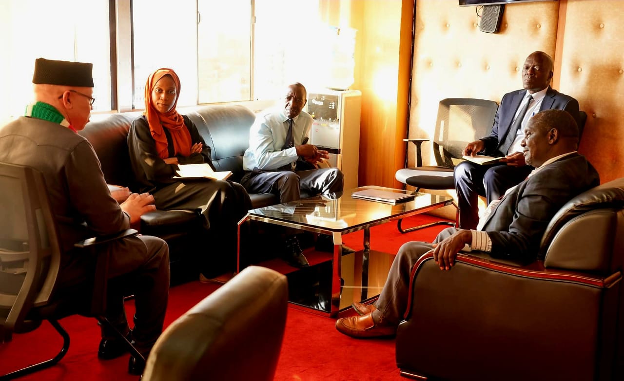 Yesterday, the Government Spokesman, Isaac Mwaura, held a consultative meeting in his office with Mr. Joseph Kipkoech
