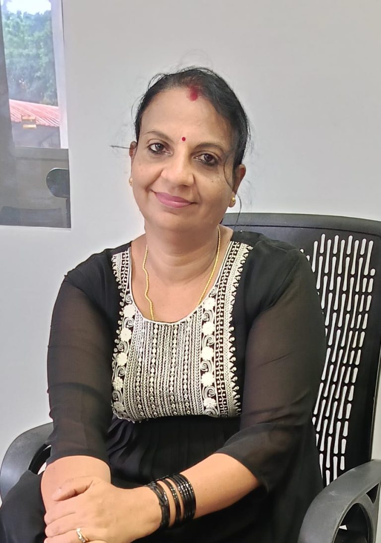 Susi Jean R