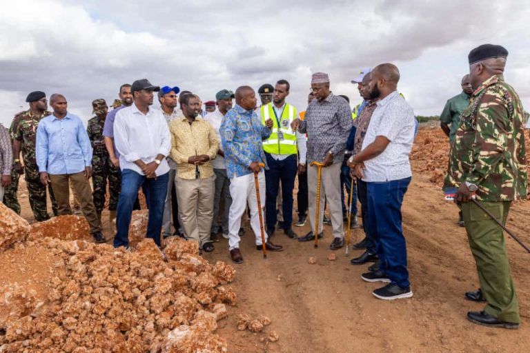 Deputy President Kithure Kindiki with other leaders in Garissa yesterday