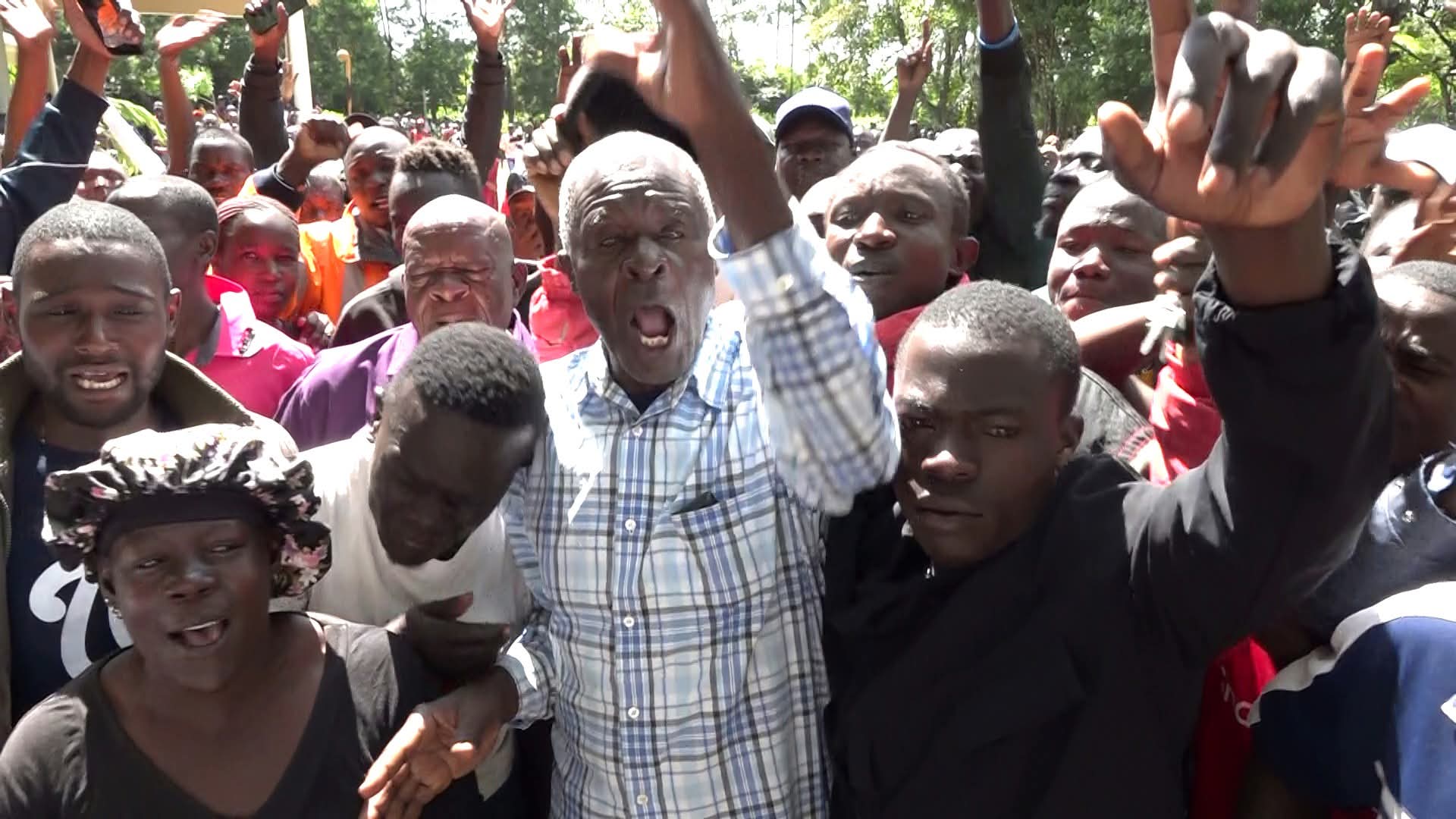 Some of Siaya County residents at the home of Raila Odinga yesterday.