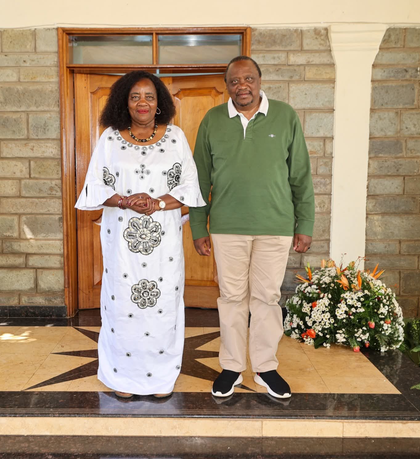 Uhuru Visits Raila’s Burial Site, Hours after The Event (3)