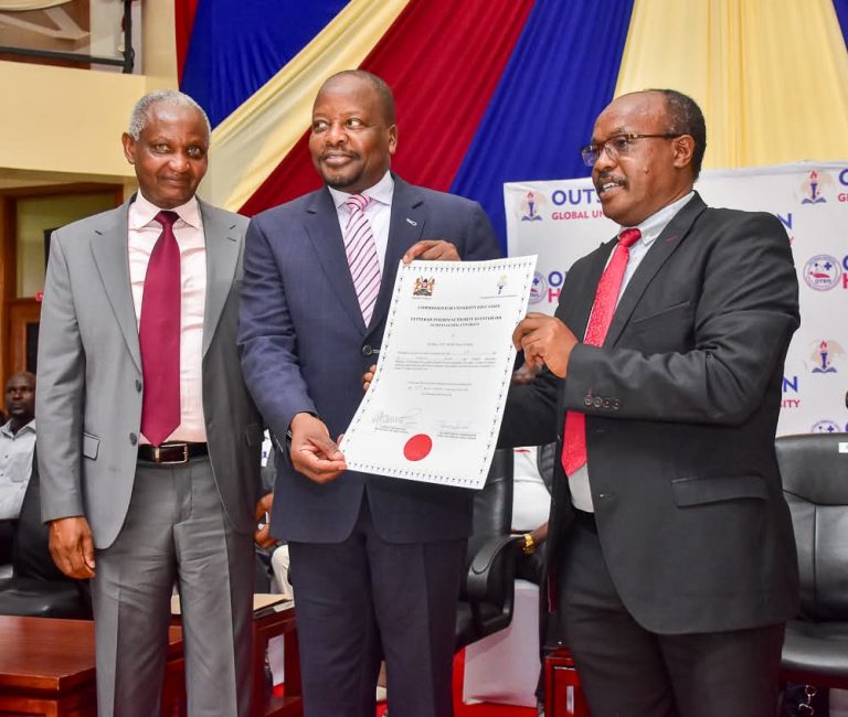 Outspan Global University founder Dr Macharia Kiruhi, CS Mutahi Kagwe and Commission of University Education CEO Mike Kuria.