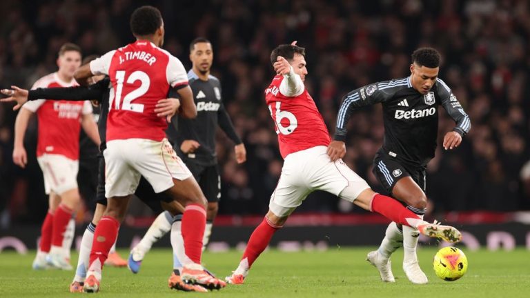 Arsenal demolished Aston Villa 4–1 at the Emirates Stadium