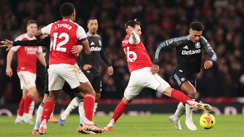 Arsenal demolished Aston Villa 4–1 at the Emirates Stadium