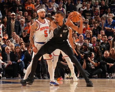 Victor Wembanyama and Stephon Castle silence Madison Square Garden as San Antonio cut the series deficit