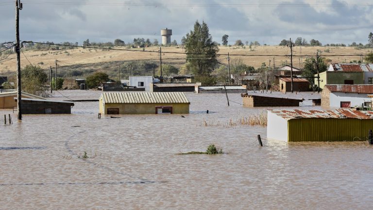 Western Cape floods leave hundreds homeless