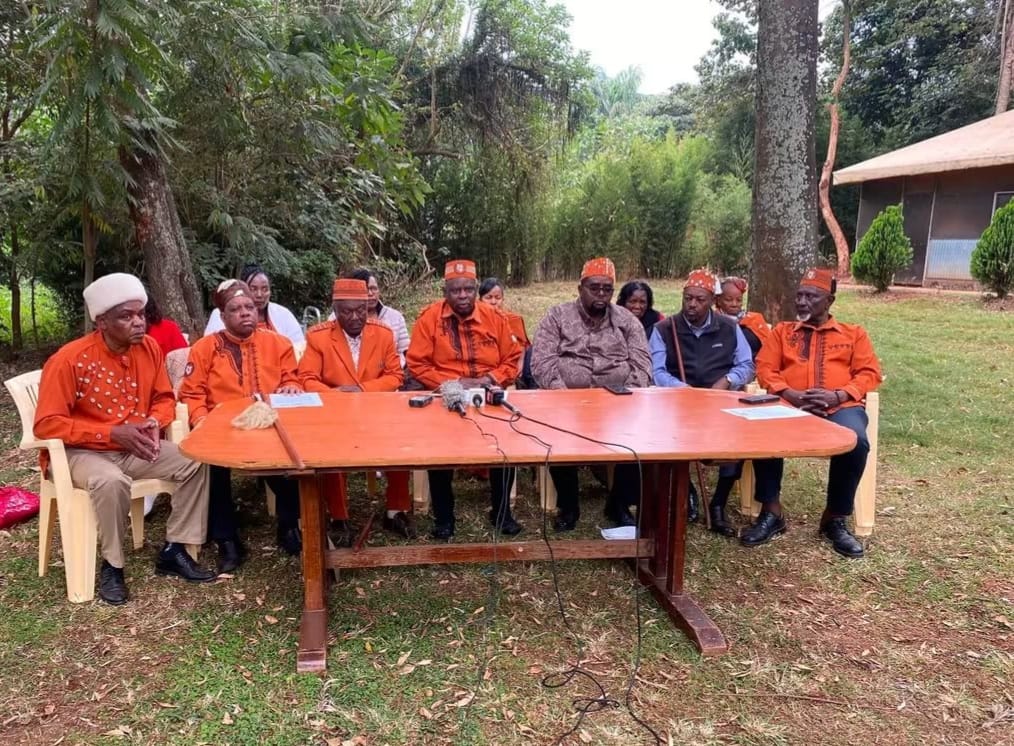 Kikuyu Council of Elders led by Wachira Kiago during the press conference yesterday.
