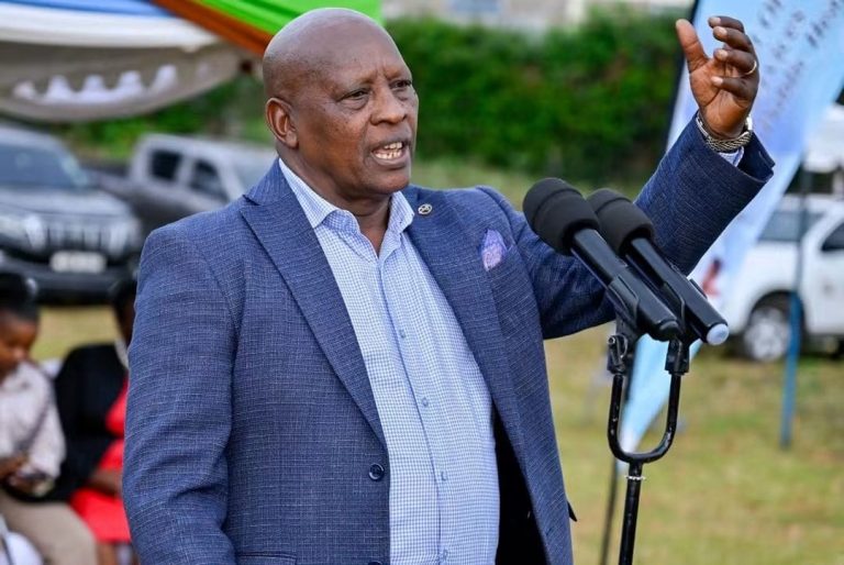 Nyeri Governor Mutahi Kahiga addressing the forum.