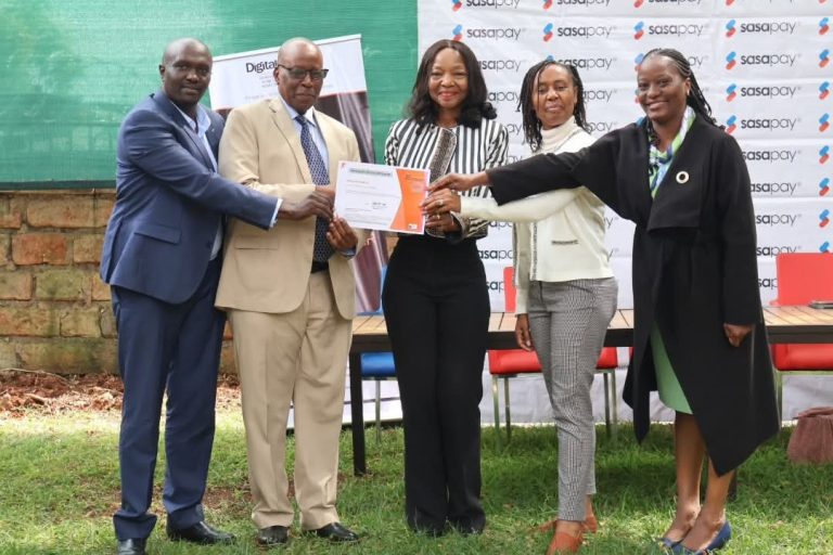 SasaPay led by Managing Director (far left) celebrate the phenomenal milestone