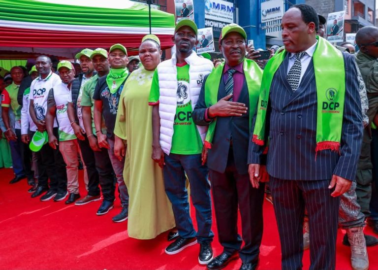 Peter Mwathi, the DCP Deputy National Chairperson (second right) and other officials during the opening of Kiambu offices