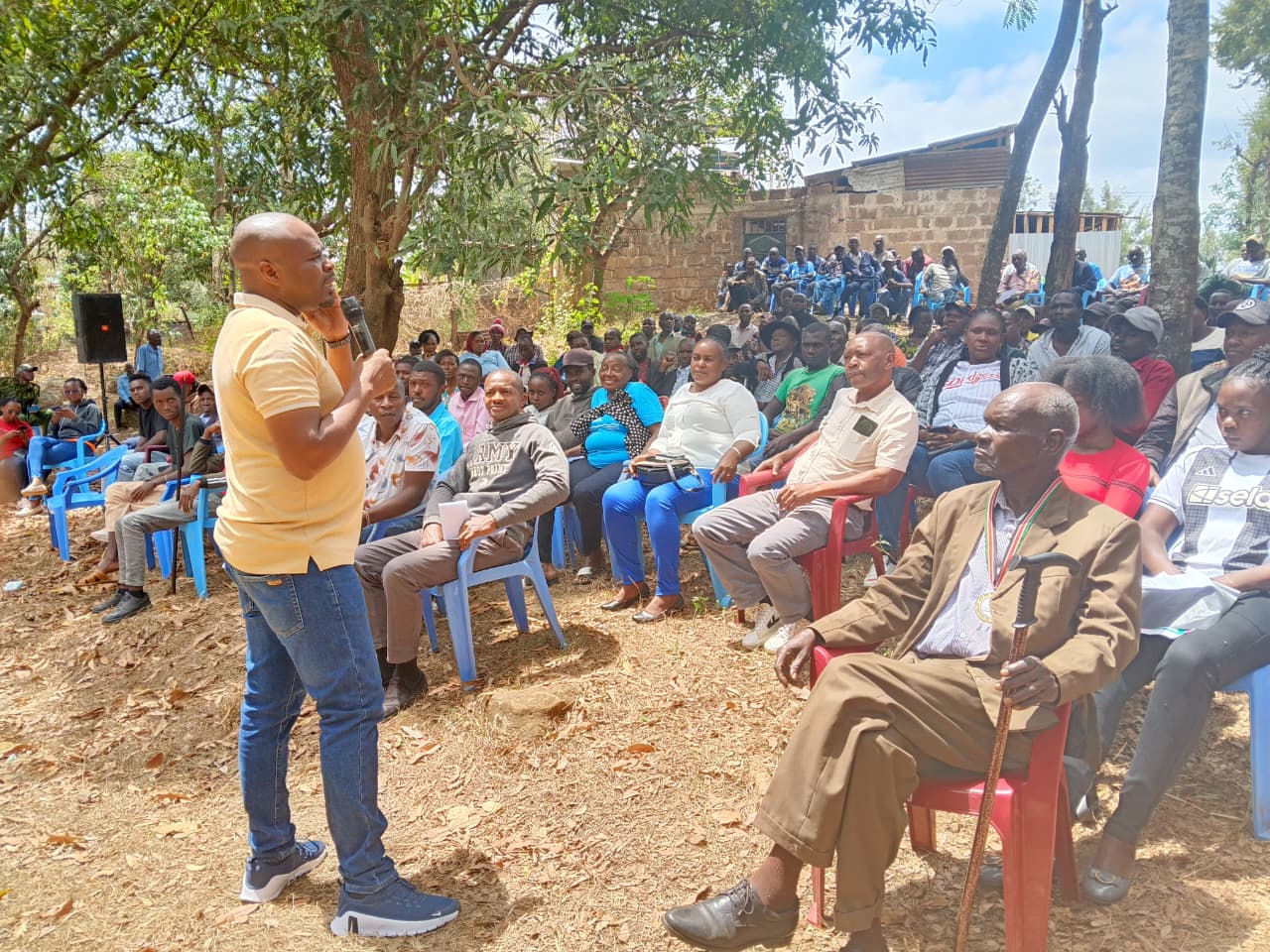 Chuka Igambang’ombe MP Patrick Munene takes tobacco farmers through the provisions of the Tobacco Control (Amendment) Bill, 2024