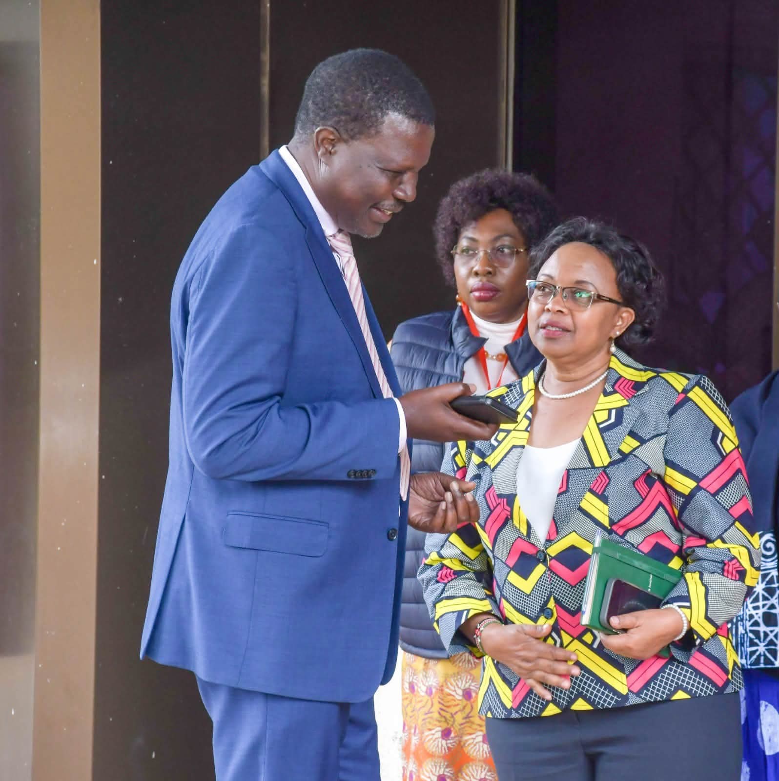 KEFRI Director General Jane Njuguna (R)