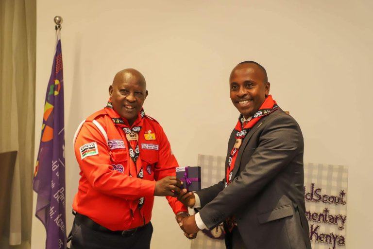 Nyeri Governor Mutahi Kahiga shakes hand with and Dagoretti South MP John Kiarie