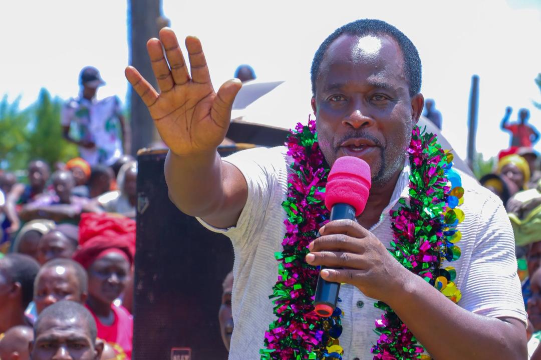 West Mugirango MP Steve Mogaka has accused some education officials of unfairly denying pupils from Mobamba D.O.K Primary School
