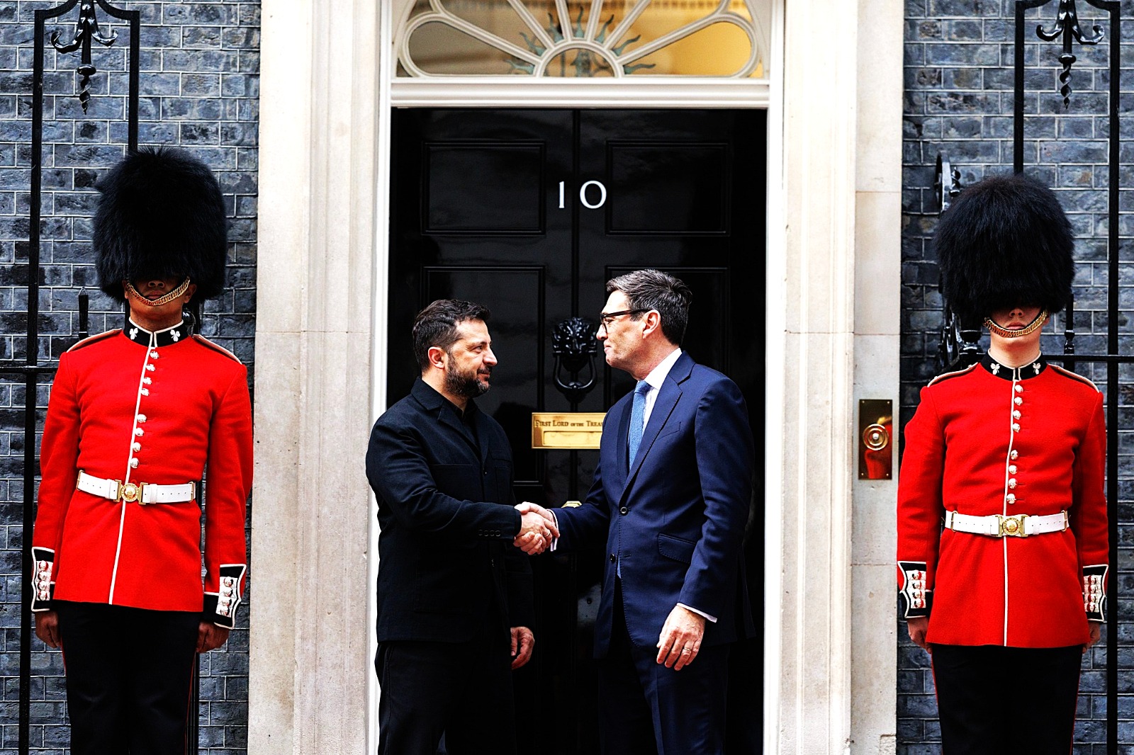 British Prime Minister Andy Burnham welcomes Ukraine's President Volodymyr Zelenskyy at 10 Downing Street in London on Wednesday.