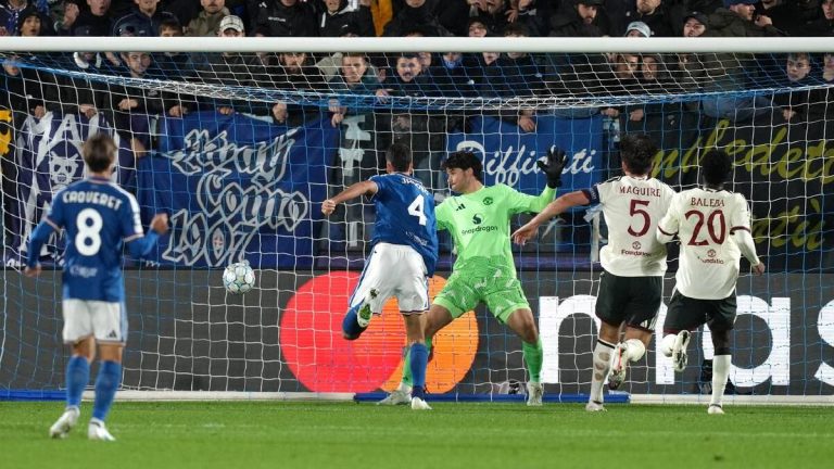 Como dismantle Manchester United 4-1 to deepen Carrick's crisis