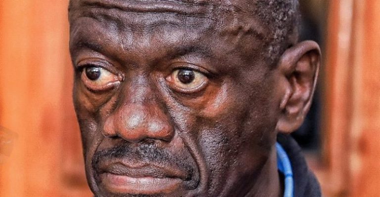 Dr Kizza Besigye Kifefe