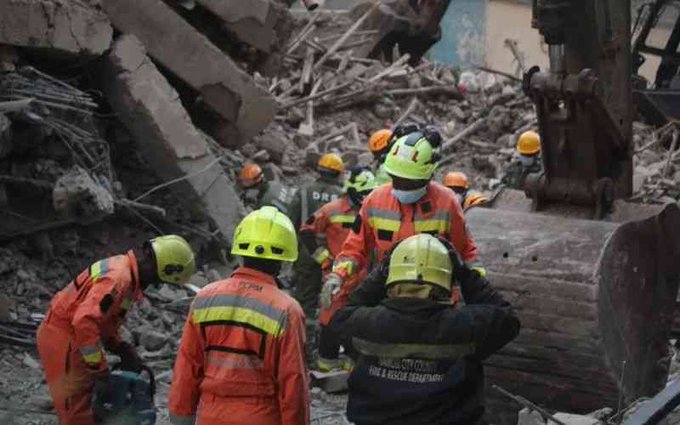 Eastleigh's 9th Street turned chaotic after an 18-floor building that was under construction came down, tumbling.