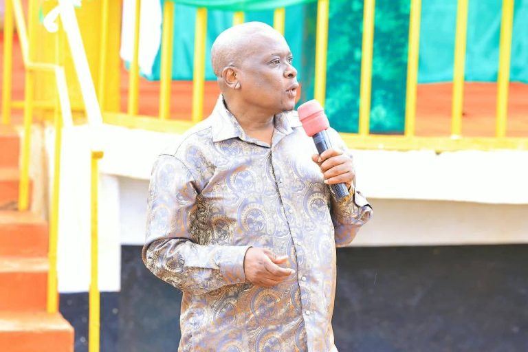 Former Borabu Mp Ben Momanyi speaking during fundraising at Ibara, Nyamira County has criticized Governor Amos Nyaribo 's administration accusing him of failing to deliver.