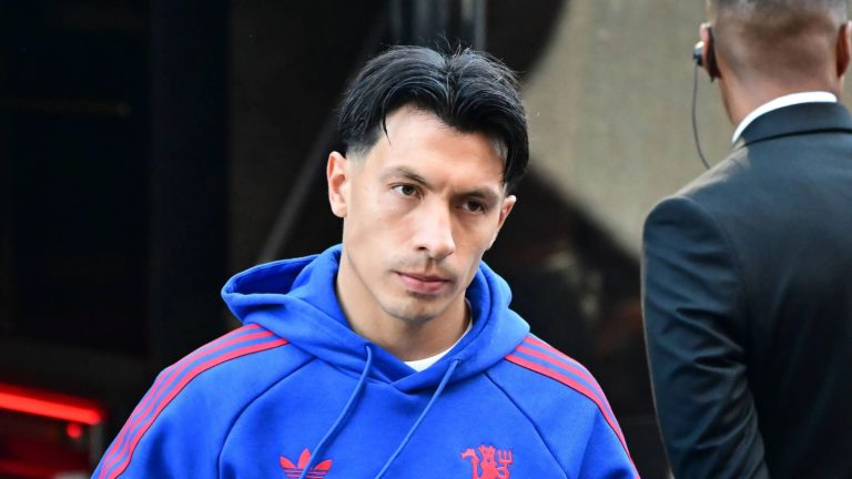 Martínez apologises after United boardroom row