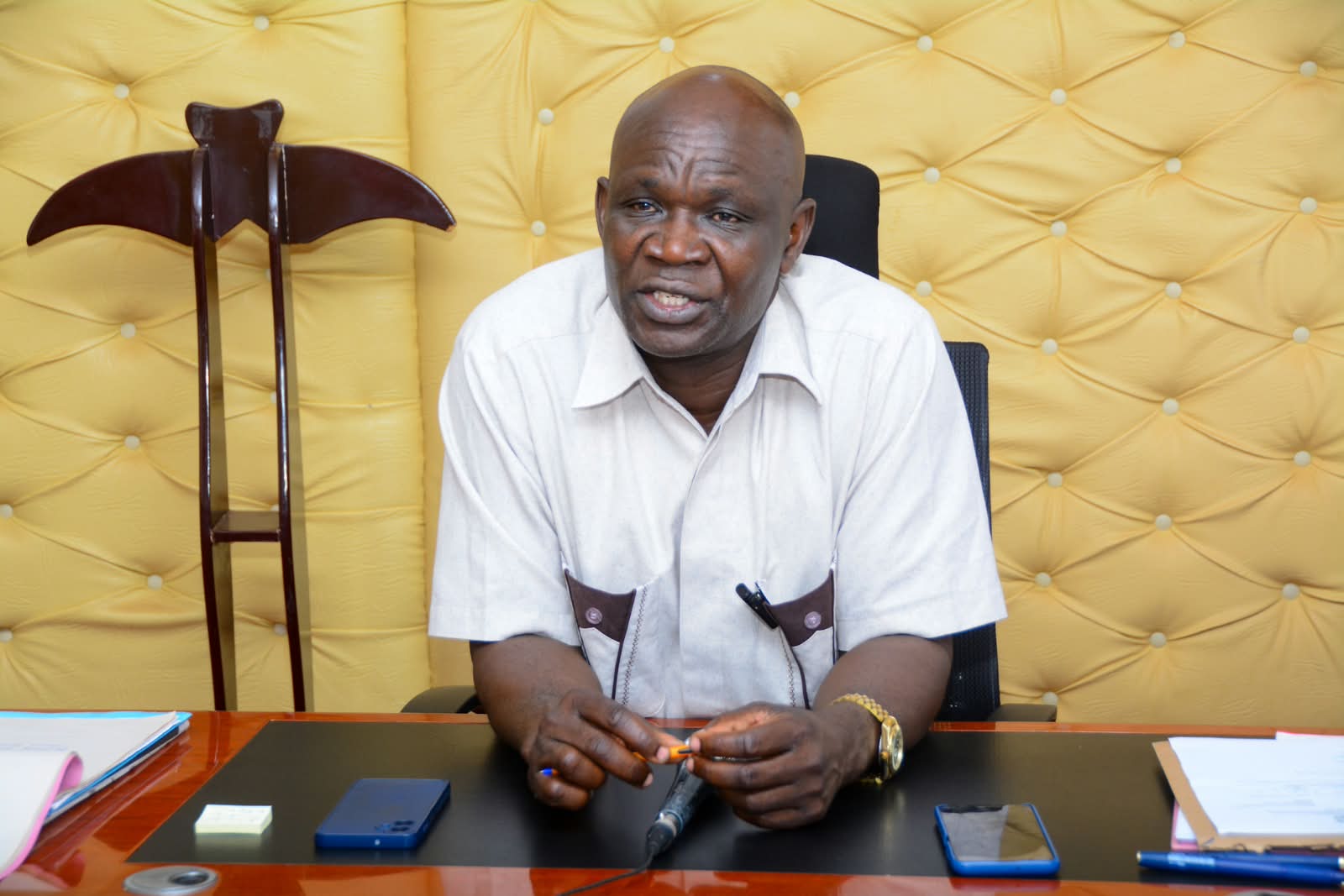 Meru county commissioner George Omollo speaks to the press. Photo by Brian Gitonga