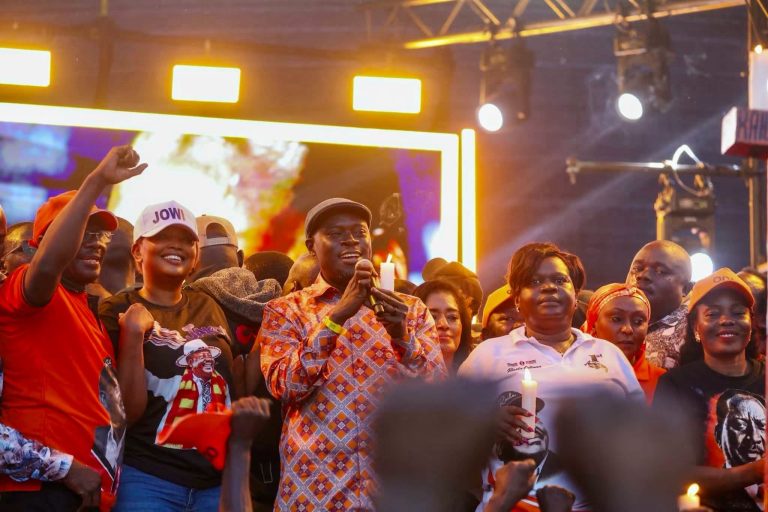 Nairobi lights candles for Raila in Uhuru Park tribute 1
